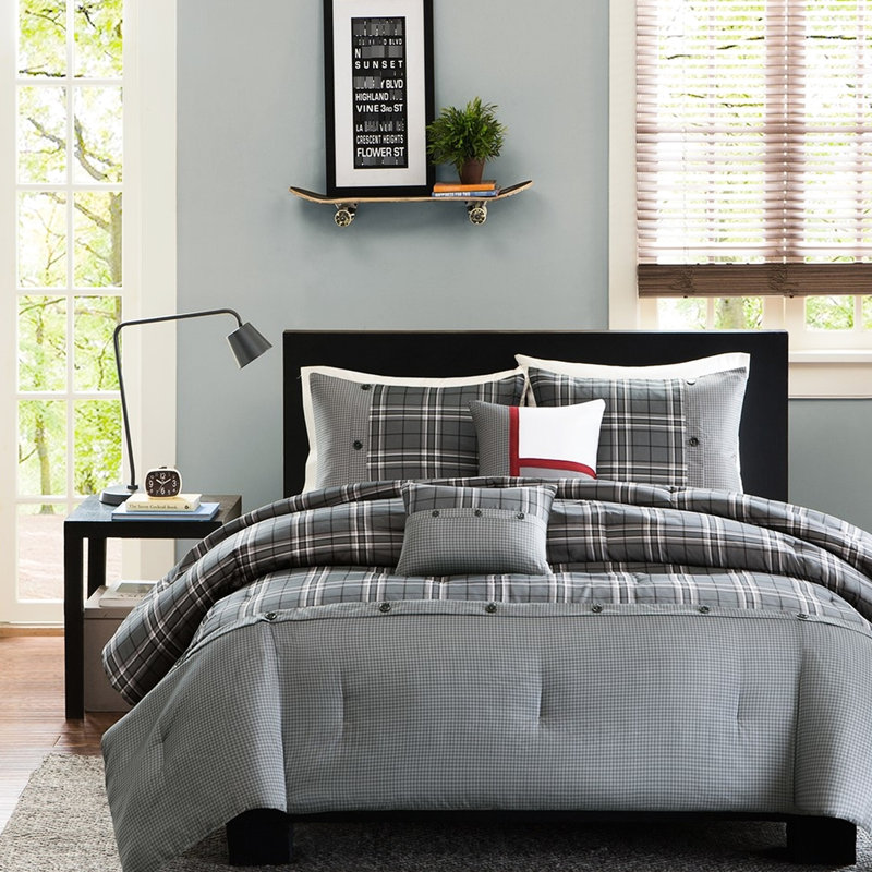 Twin/Twin Xl Comforter In Plaid With Button Decor And Fabric Modern Accents