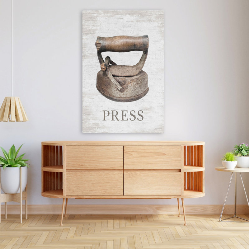 Heirloom Laundry - Press - Modern Farmhouse Vintage Old Iron Antique Pressing Iron Rustic Laundry Art, H 32 po x l 48 po