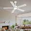Ventilateurs de plafond blancs modernes de 52 pouces avec lumières à DEL et télécommande / application, moteur à courant continu réversible, 3CCT à intensité variable, silencieux, ventilateur de plafond pour la chambre à coucher, utilisation intérieure / extérieure couverte-117580826-117580825