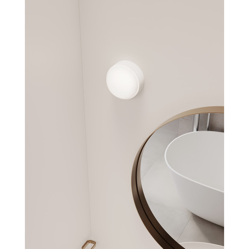 Reals LED Flush Mount, White