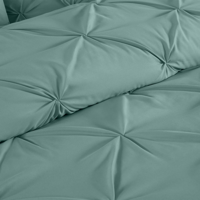 Berlin Pintuck Microfiber 3-Piece Comforter Set, Full Comforter + 2 Standard Shams, Spa Blue