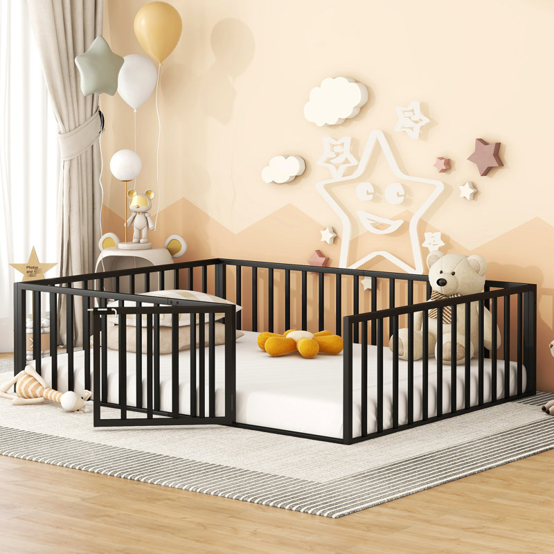 Grand lit de sol en métal - avec clôture et porte, polyvalent pour différentes utilisations, cadre noir, style de porte, Noir