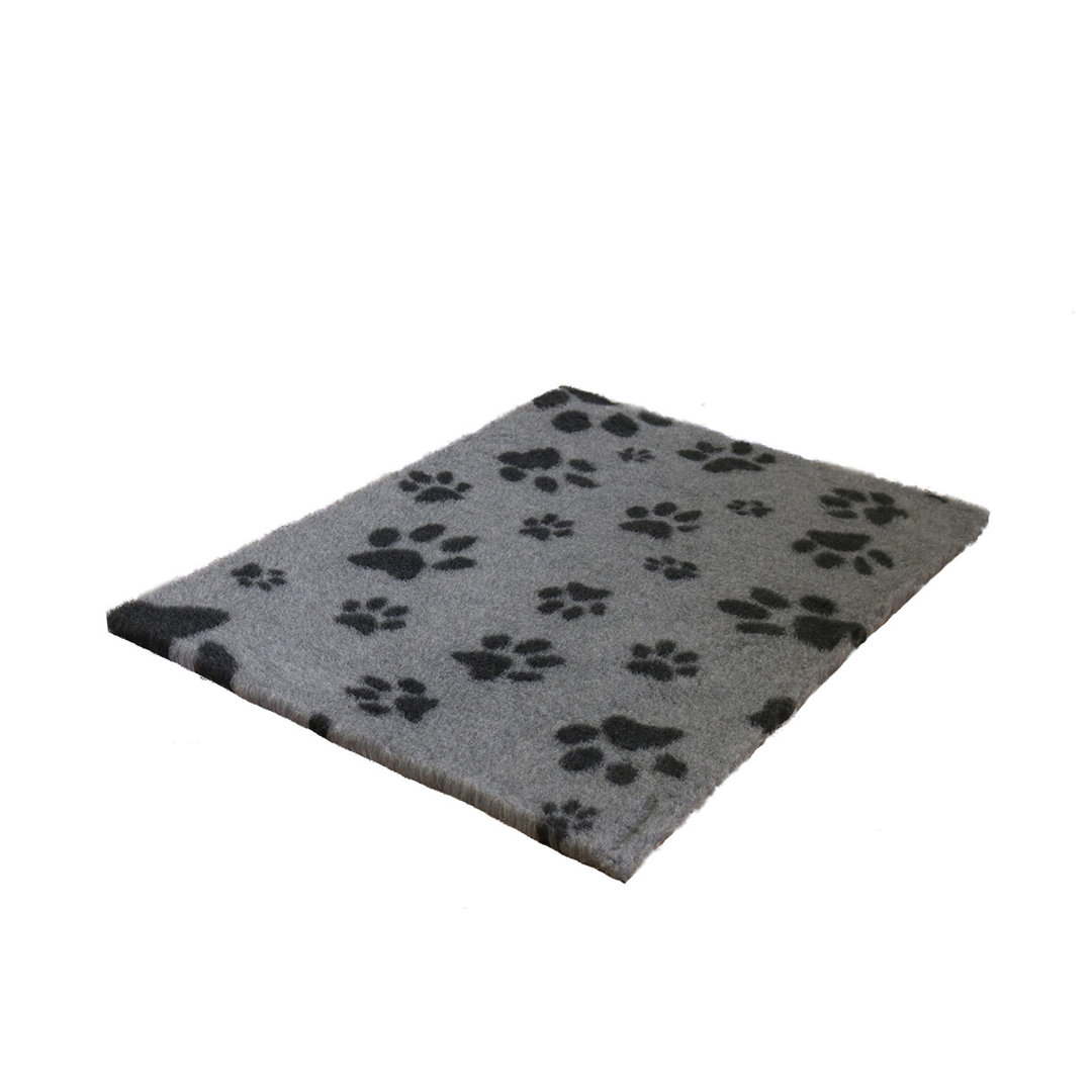 Vet Fleece Bedding | Non-Slip Multi-Paws Vet Bed O Mat
