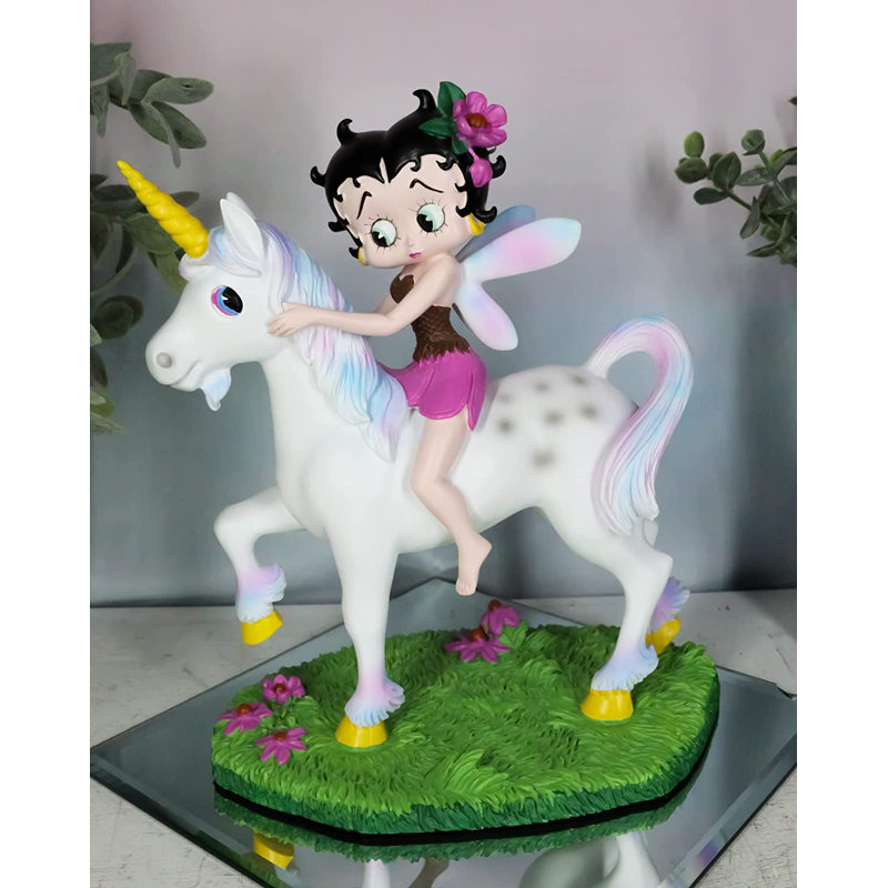 Figurines & Sculptures