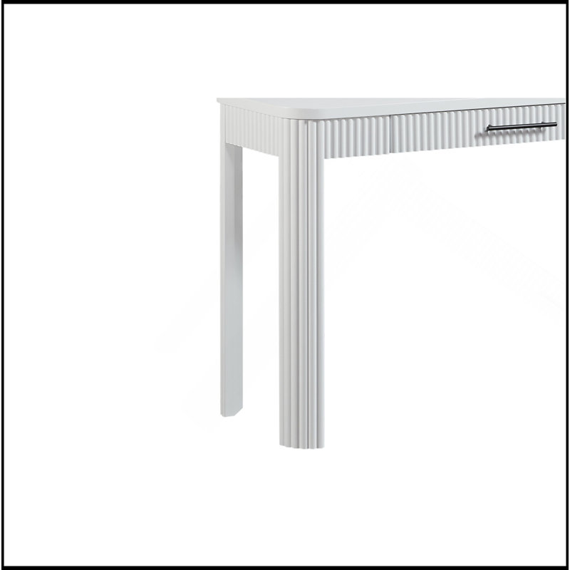 Secrétaire, Blanc