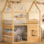 Lit de maison blanc en bois pleine grandeur avec éclairage à DEL doux, caractéristiques et tablette peu encombrante, garde-corps pour dormir-130115563