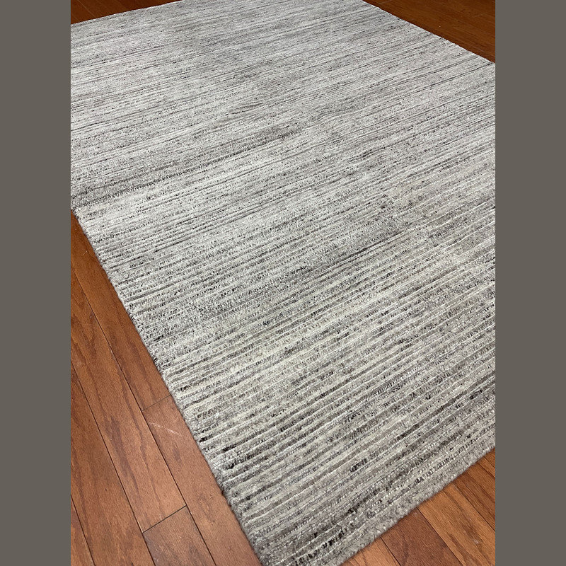 Tapis gris / blanc en laine noué à la main 5 pi 1 po x 7 pi 2 po