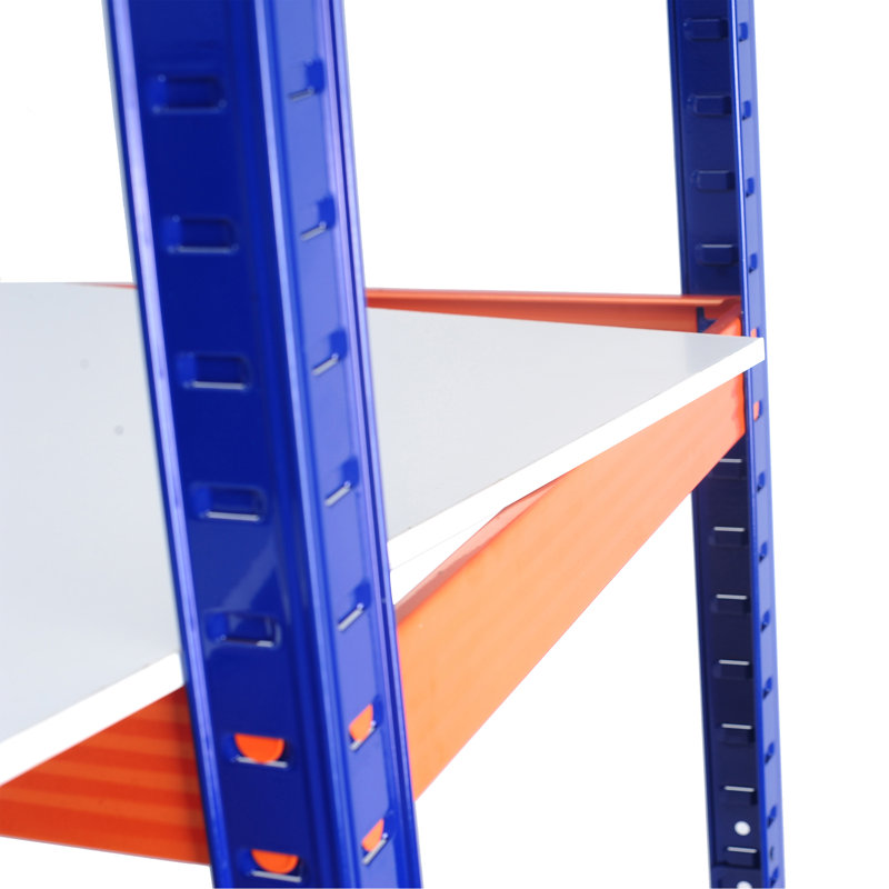 Capacité de rangement pour les tablettes de garage