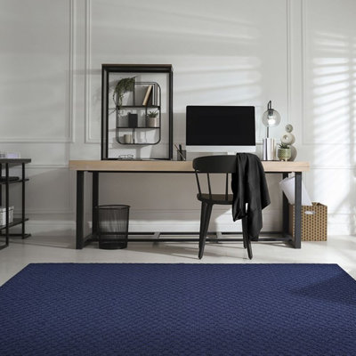 Tapis bleu marine touffeté Lomax