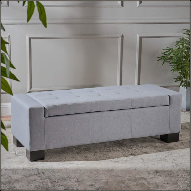 Banc de rangement élégant et fonctionnel pour les espaces de vie modernes