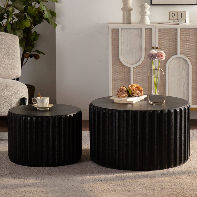 Ensemble de tables basses rondes: conception emboîtée, forme arrondie élégante pour un style de salon confortable