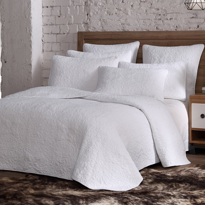 White Twin Cotton Reversible Quilt Set