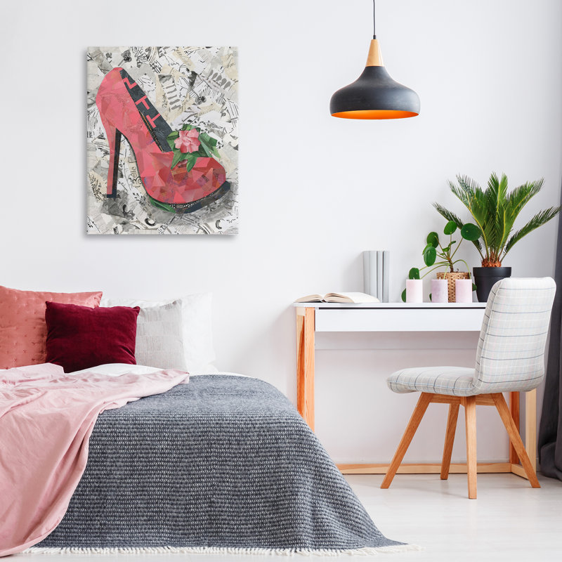 «Collage Pink Heel» par Coco Good, H 40 po x l 30 po