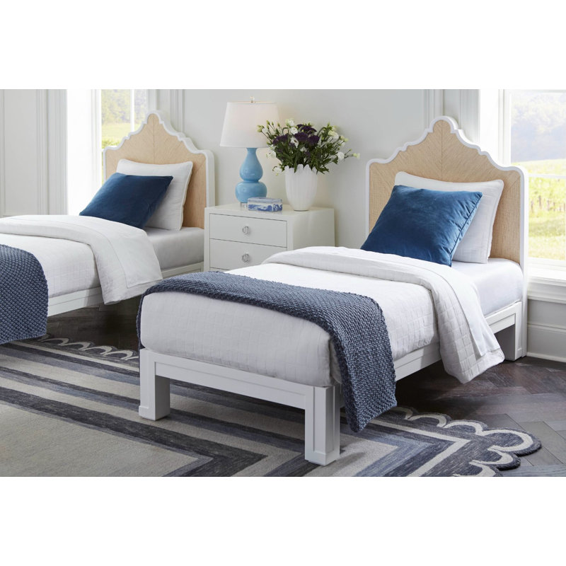 Victoria Scalloped Bed, Twin