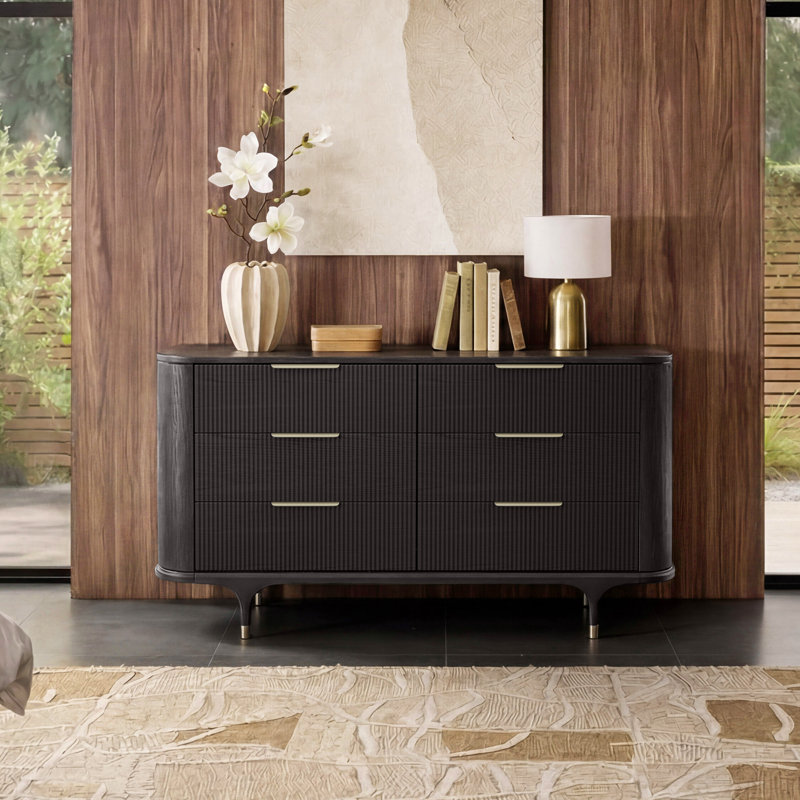Commode cannelée moderne 47 po à 6 tiroirs avec structure en bois massif et poignées en métal 47 po