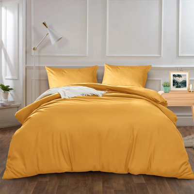 Kiranjot Microfibre 200 TC Reversible Modern & Contemporary Duvet Cover Set With Pillow Cases