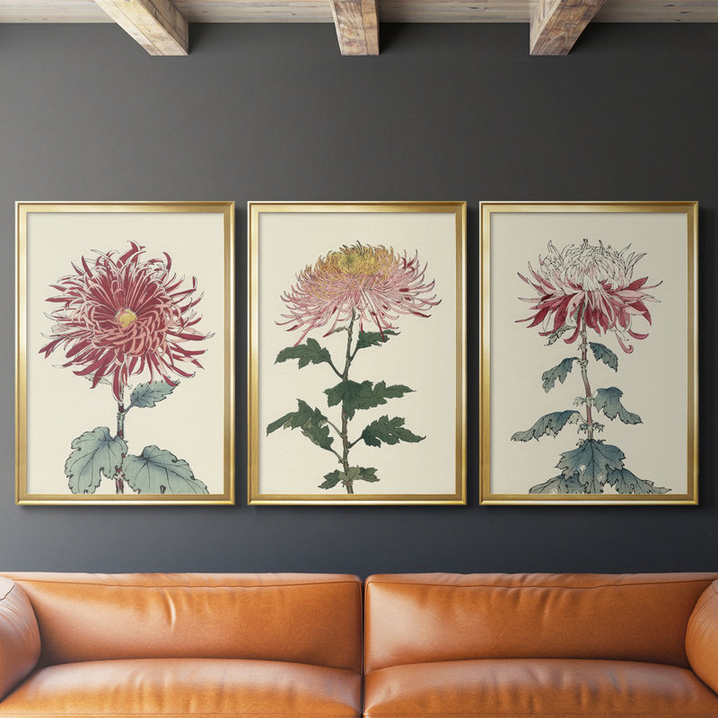 «Chrysanthemum Woodblock I», toile tendue sur mesure avec châssis, 3 pièces, H 27 po x l 57 po, Doré