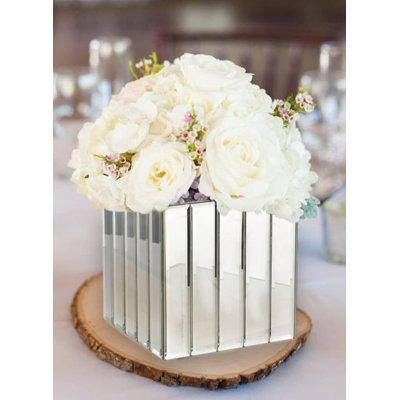 Dasiah Metal Table Vase