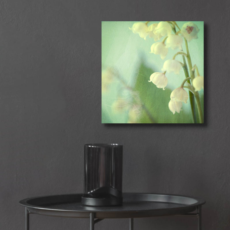 "Le muguet" par Judy Stalus, H 12 po x l 12 po x P 0,13 po