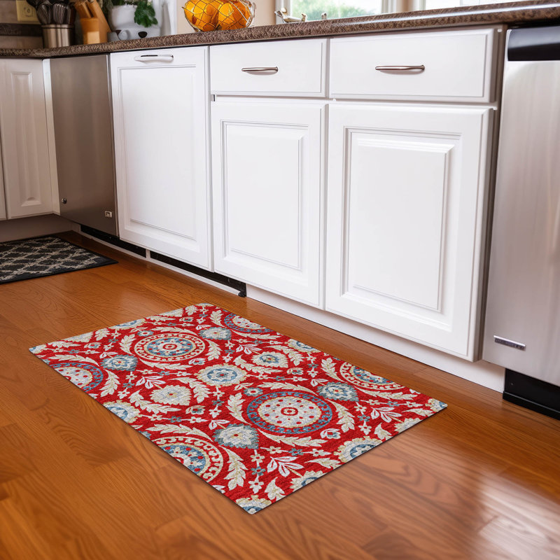 Mahaney Floral Indoor / Outdoor Rug, Rectangle 1'8" x 2'6"