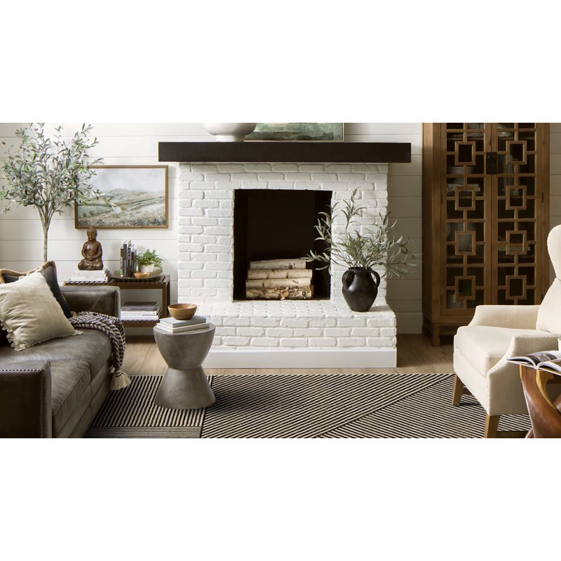 Linea Black Geometric Polyester 28''x94'' Area Rug