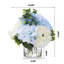 Arrangement floral d'hortensias dans un vase en verre