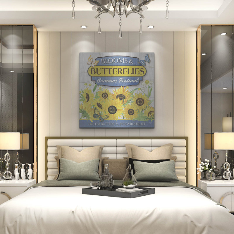 "Blooms Butterflies" par Mollie B Art, H 36 po x l 36 po