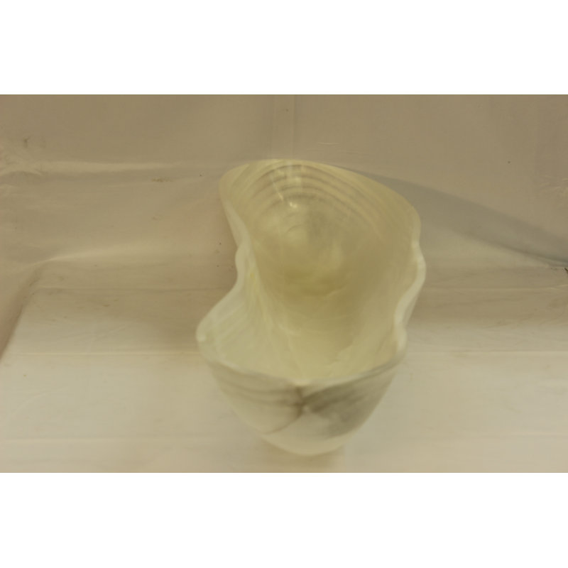 White Celes Onyx Centerpiece