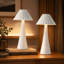 Ensemble de 2 lampes de table DEL blanches rechargeables et tactiles, avec corps en métal intégré, abat-jour plissé en métal, intensité variable, batterie 3000 mAh, sans fil et portable, idéales pour la chambre, le bureau et l'extérieur.