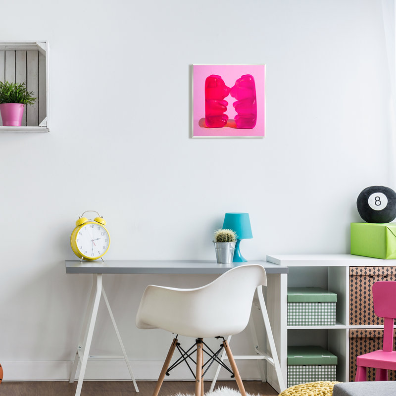 «Kissing Gummy Candy Bears», art de la giclée encadrée par Daphne Polselli