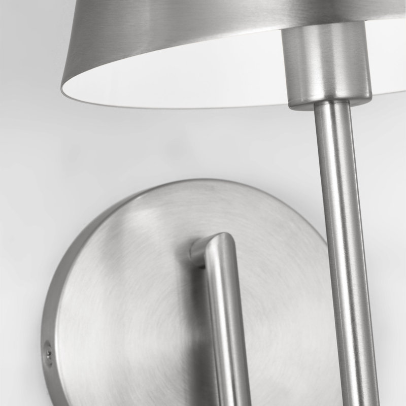 Applique murale de salle de bain 1 lumière Ender au fini nickel brossé avec abat-jour nickel brossé Ender, Nickel brossé