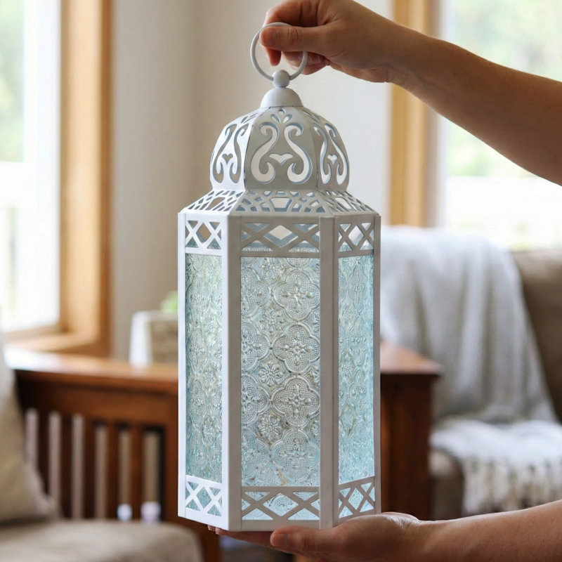 Lanterne décorative marocaine avec lumières DEL, Blanc / Transparent, H 12 po x l 5,75 po x P 4,4 po