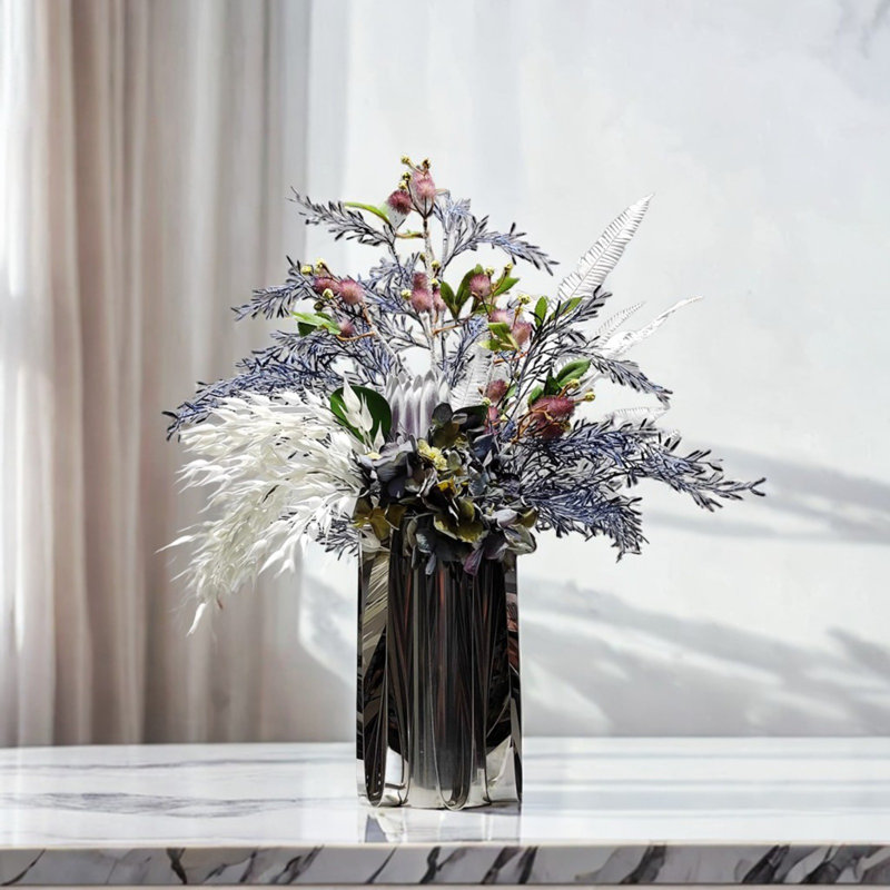 Décoration de fleur simulée