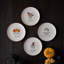 Assiettes à salade d'Halloween - quatre assiettes en grès assorties de 8,25 pouces dans des définitions de mots d'Halloween spirituelles, pour l'hôte d'Halloween qui comprend la blague.