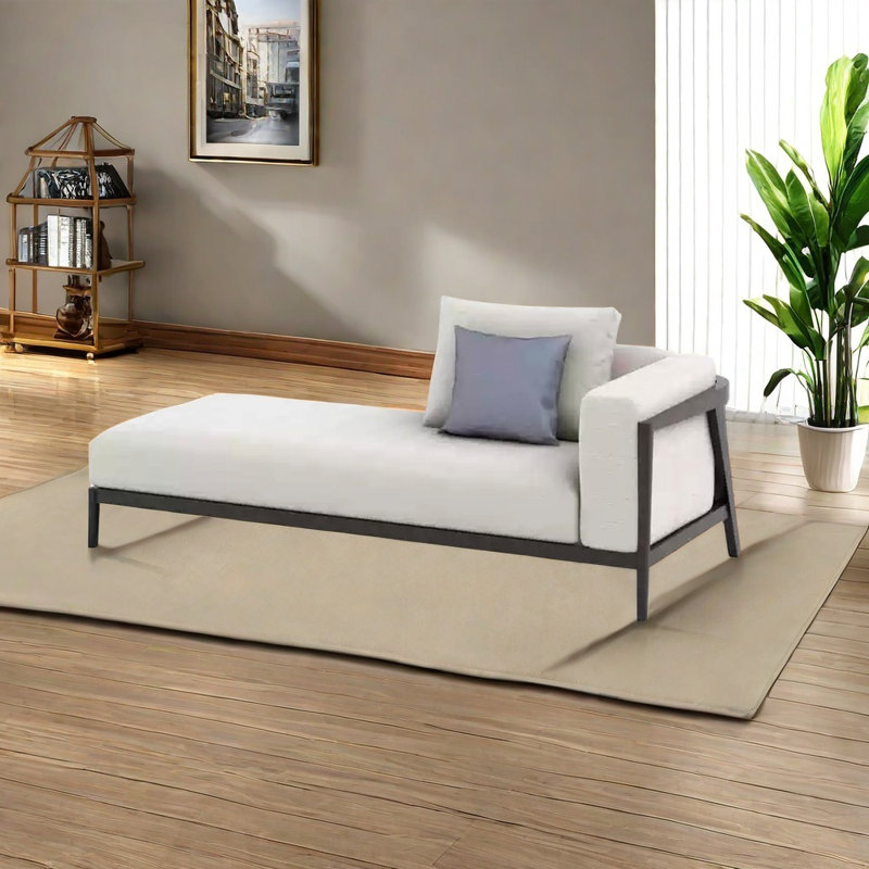 Chaise simple en bois de frêne moderne
