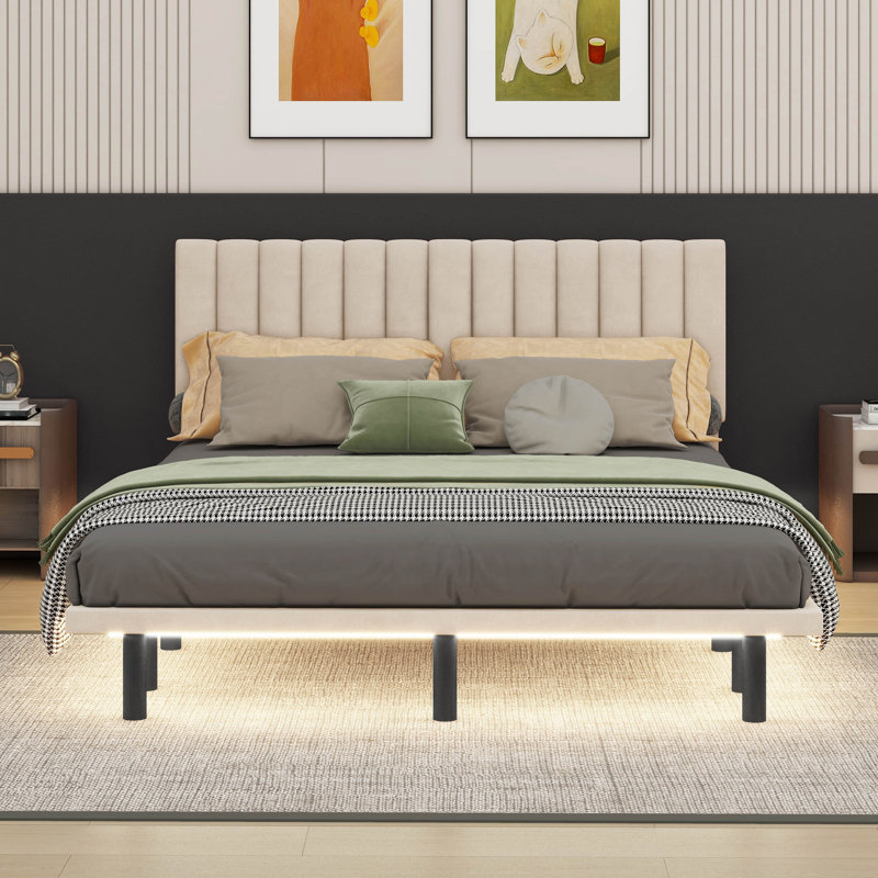Grand lit tapissier, Beige