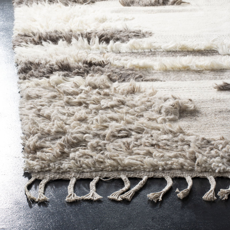 Bakerhill Hand Knotted Wool/Cotton Abstract Rug in Ivory/Gray, Rectangle 3' x 5'