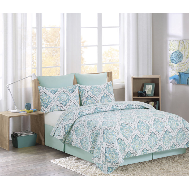 Harlen Quilt Set, King Coverlet / Bedspread + 2 King Shams