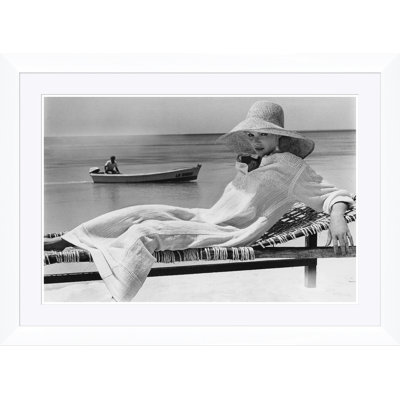 «Vogue Magazine», «Lois Chiles On A Chaise By The Sea», «Chris Von Wangenheim, le 1 er juin»