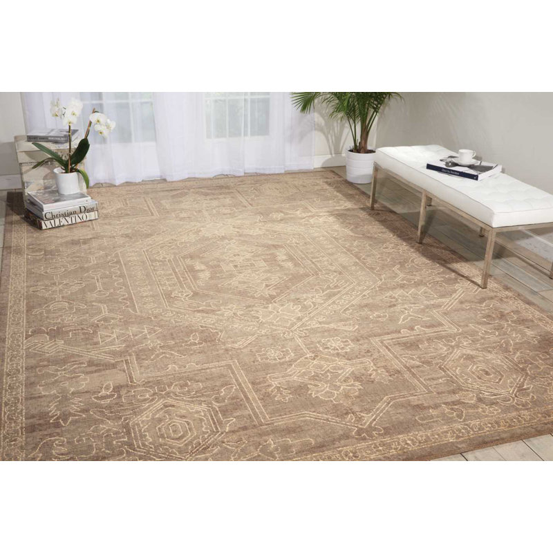 Tapis oriental en laine / soie taupe Huckle, Rectangle 7 pi 9 po x 9 pi 9 po