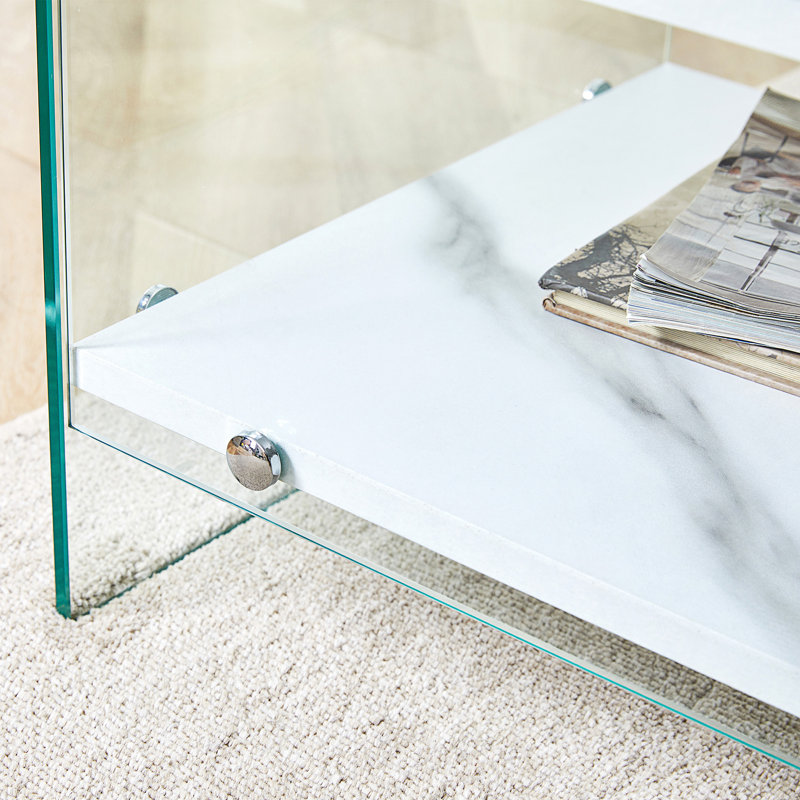 Table de chevet avec tiroirs. La surface de la planche est un autocollant en panneau de fibres à densité moyenne et les deux côtés sont en verre trempé transparent. La conception est simple et élégante, avec d'excellentes fonctions de rangement.