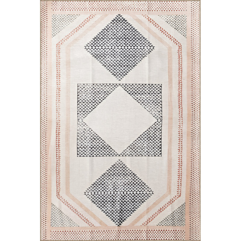 Tapis intérieur / extérieur en polypropylène tissé à la machine en beige / gris, Rectangle 2 pi 7 po x 4 pi 11 po