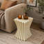 Table d'appoint rétro robuste pour le salon, parfaite pour un décor moderne