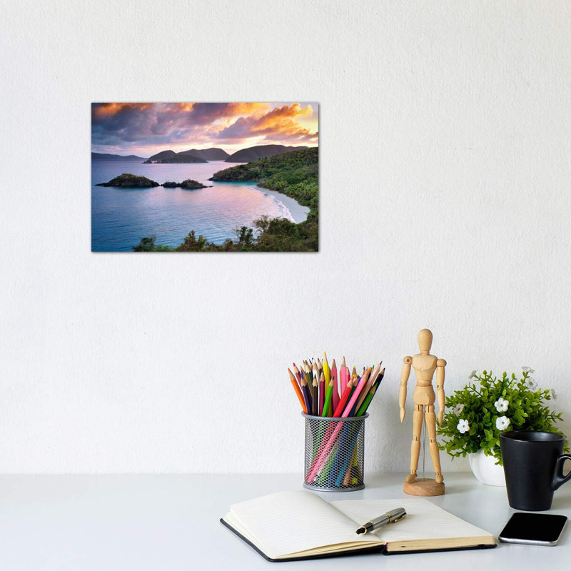 «Trunk Bay Sunrise», reproduction de photo encadrée, H 40 po x l 60 po x 1,5 po, Toile tendue
