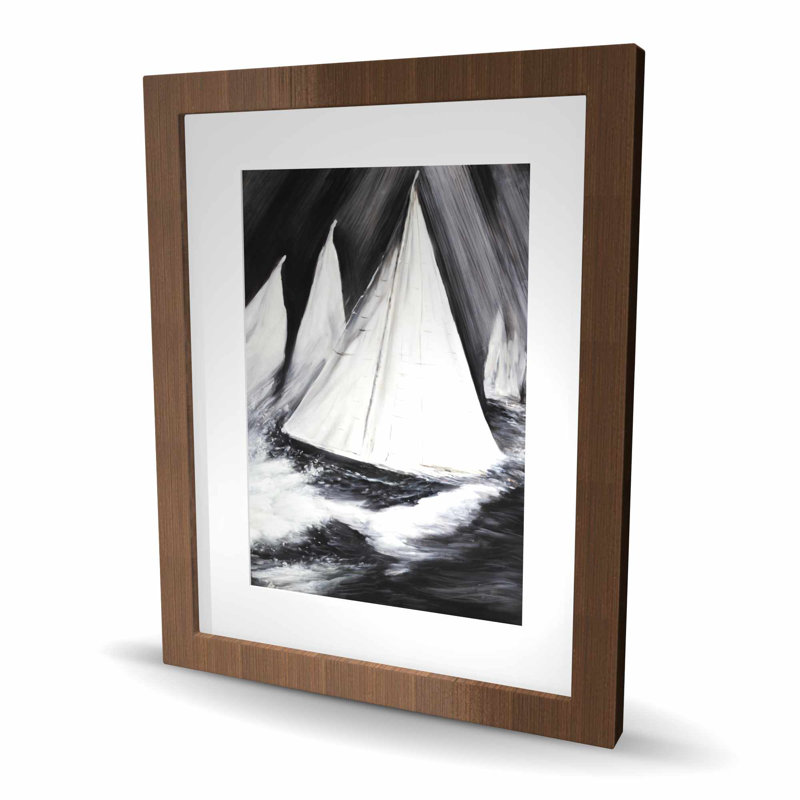 «Grayscale Boats in a Storm - White Coastal», reproduction encadrée