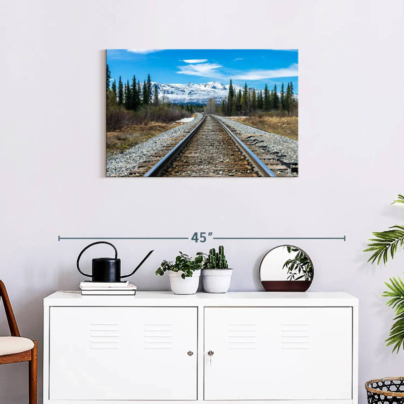 Lilie Denali Rail, 20" H x 30" W