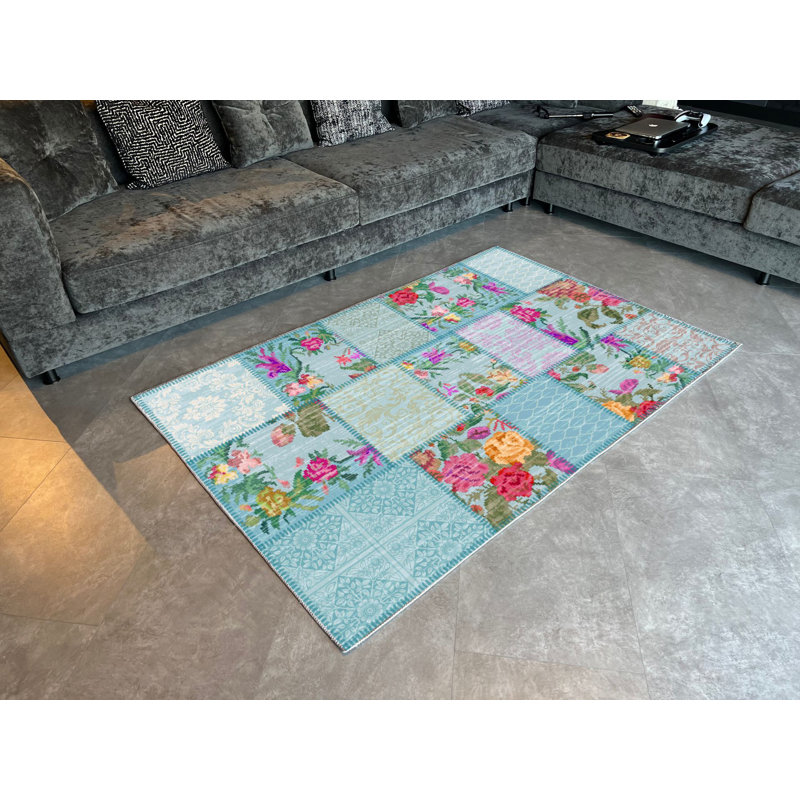 Tapis tissé bleu Karabagh et patchwork, Rectangle 4 pi 7 po x 6 pi 6 po