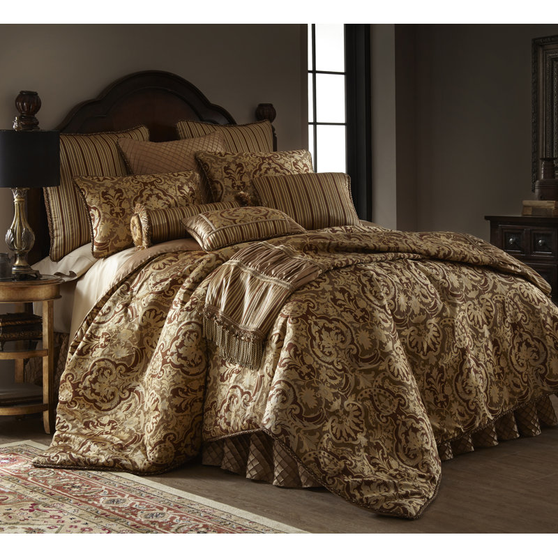 Botticelli Traditional Polyester Damask Duvet Cover, King Duvet + 2 Shams , Rust