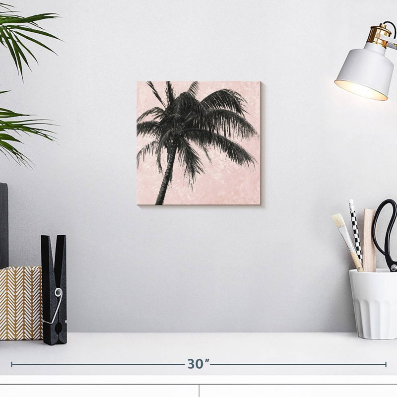 Palmier gris Harnek sur fond rose II, H 10 po x l 10 po