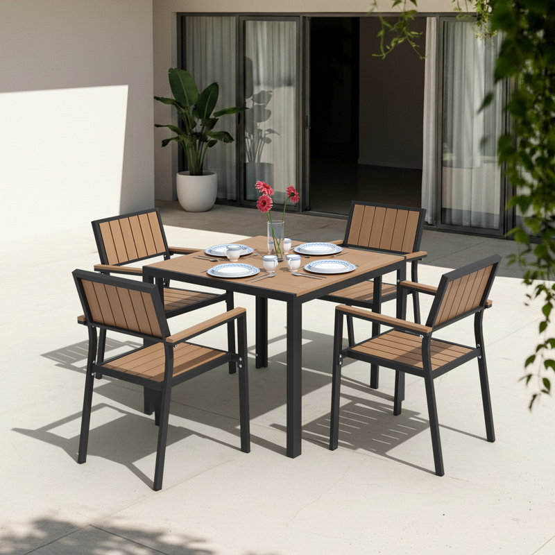 Table de salle à manger Chamblee Nika, Teck